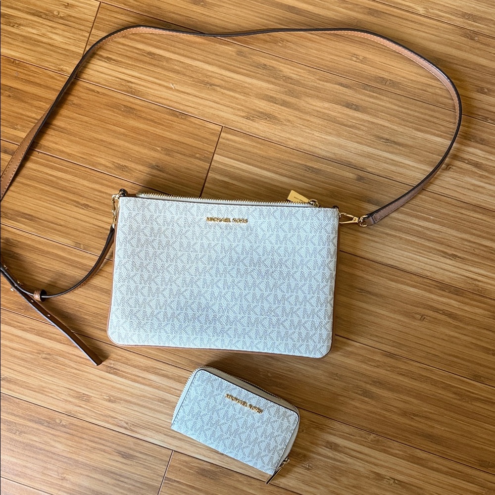 🌷 Michael Kors white purse and Wallet